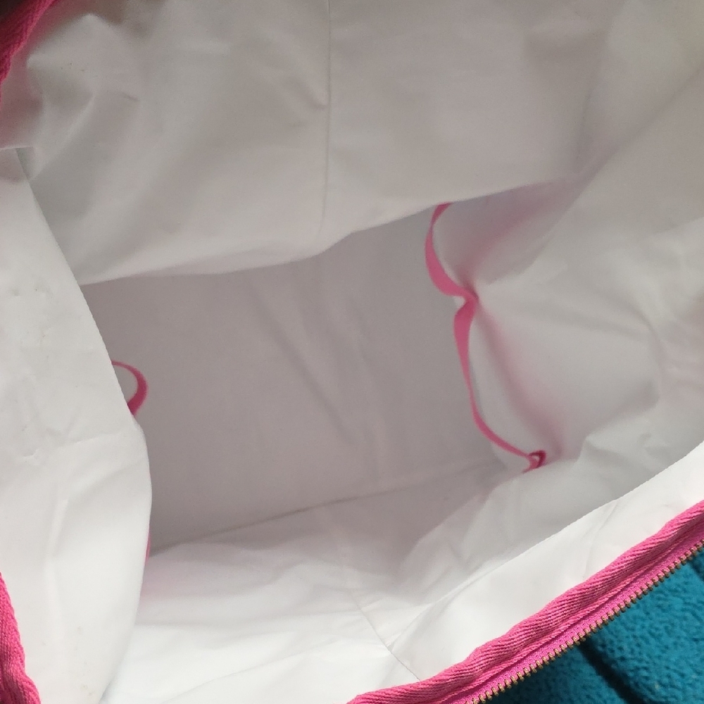 Lilly Pulitzer Blue Pineapple Lunch Bag Or Wine Carrier with Pink Accents - Picture 2 of 9
